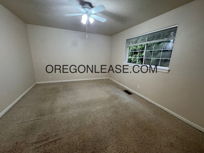 Building Photo - 3 bed 2 bath North river rd area home