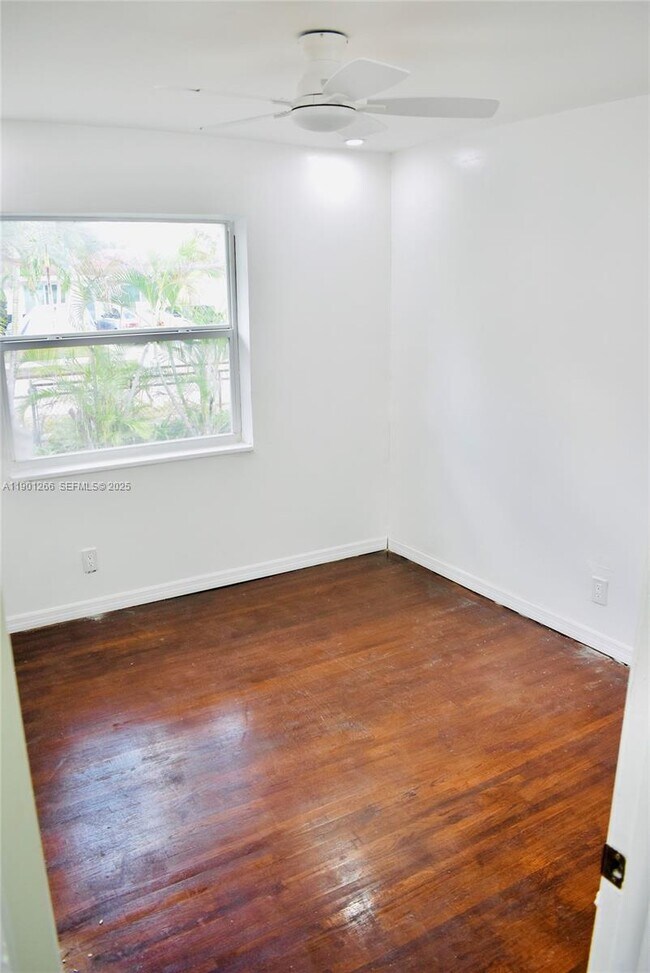 Building Photo - 2280 SW 43rd Ave