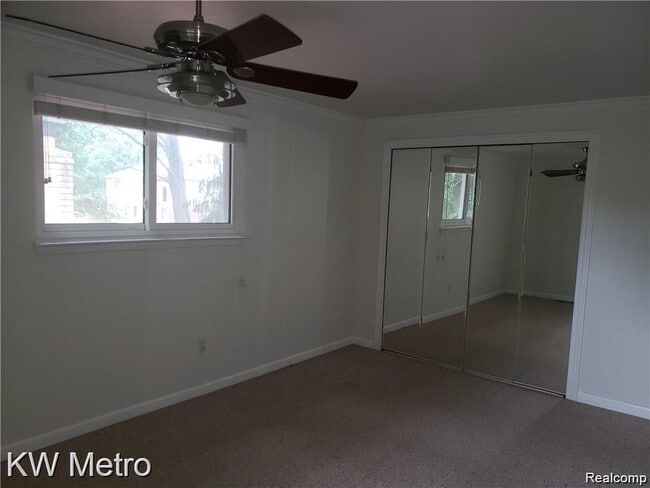Building Photo - 5969 Slate Dr