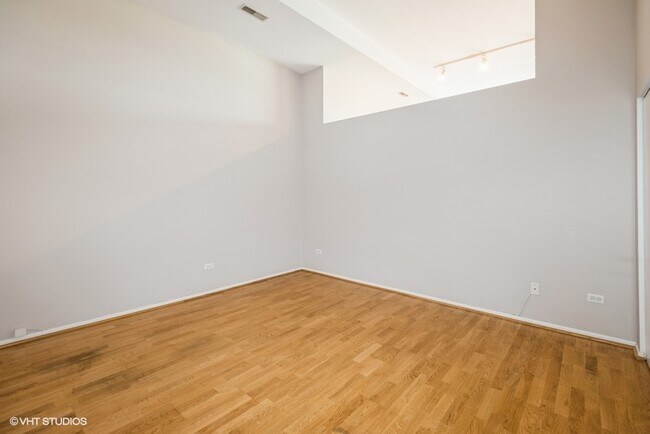 Building Photo - 3631 N Halsted St