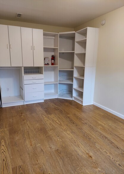 Built in Storage Units - 5 Vendola Dr
