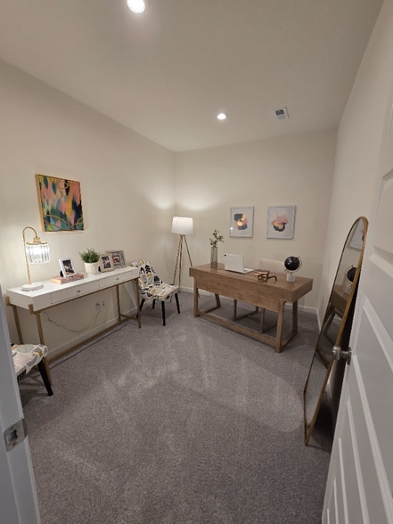 Building Photo - 3925 Maze Runner Dr