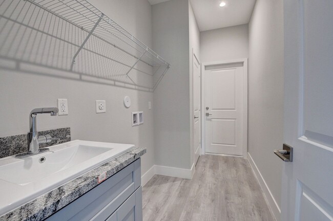 Building Photo - Modern 3/2 Home w/ garage for Rent- Delray...