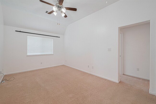 Building Photo - 23611 Plantation Pines Ln