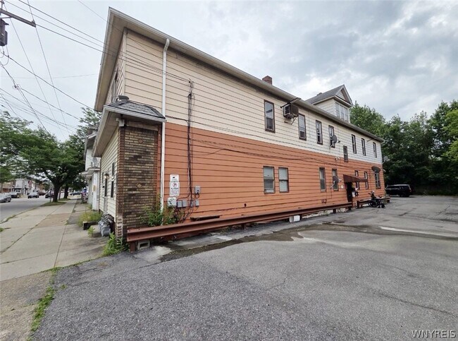 Building Photo - 1037 Walden Ave