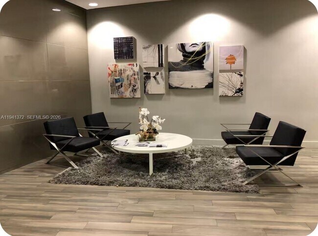 Building Photo - 1750 N Bayshore Dr