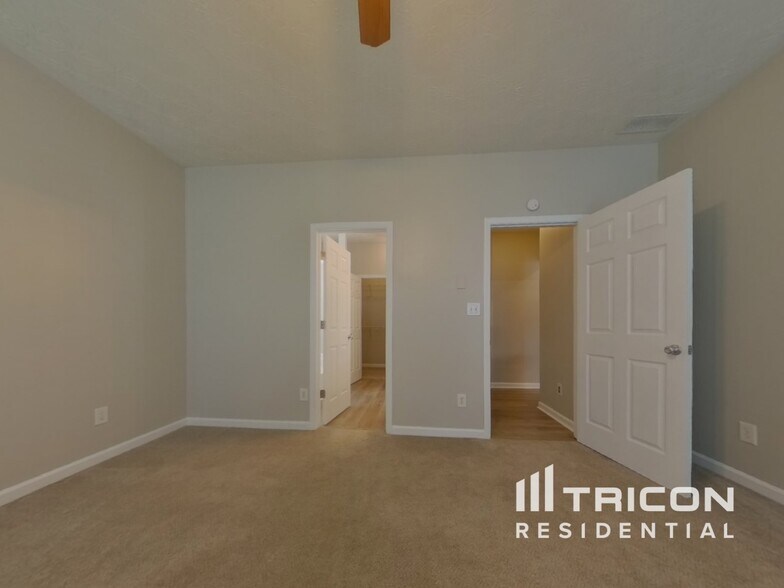 Building Photo - 441 Pondweed Dr