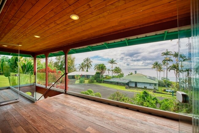 Building Photo - 16 Kuikahi St