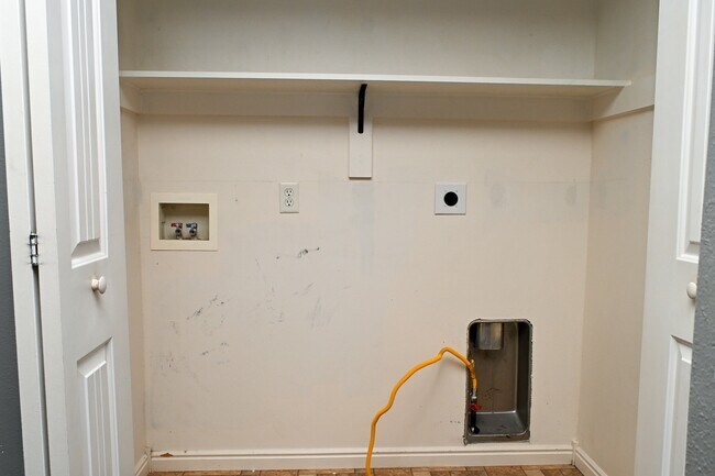 Building Photo - 487 W 1490 N