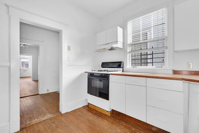 Building Photo - 2 BED | 1 BATH | STARLAND DISTRICT