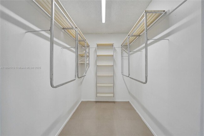 Building Photo - 5708 Mulberry Dr