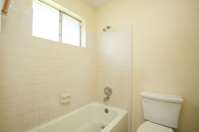 Building Photo - 8215 Summer Quail Dr