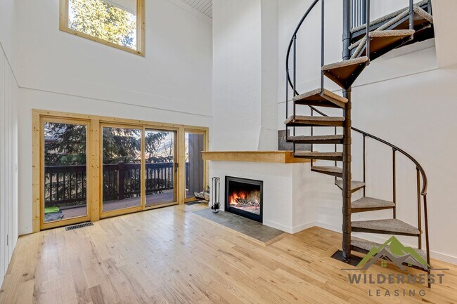 Building Photo - Fully Updated 3 Bedroom/ 3 Bath Peaceful C...