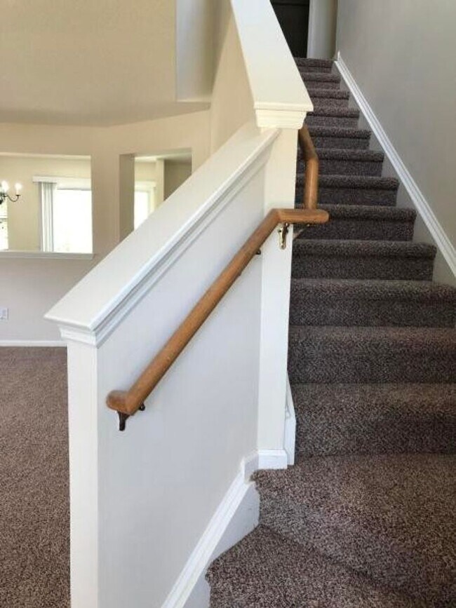 Building Photo - Available now. 4 Bedroom 3 Full Bath Home