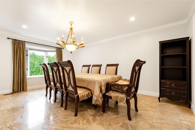 Building Photo - 12 Bolton Dr