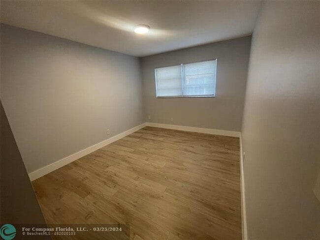 Building Photo - 780 NE 46th Ct