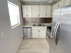 Building Photo - 133 Sheffield F