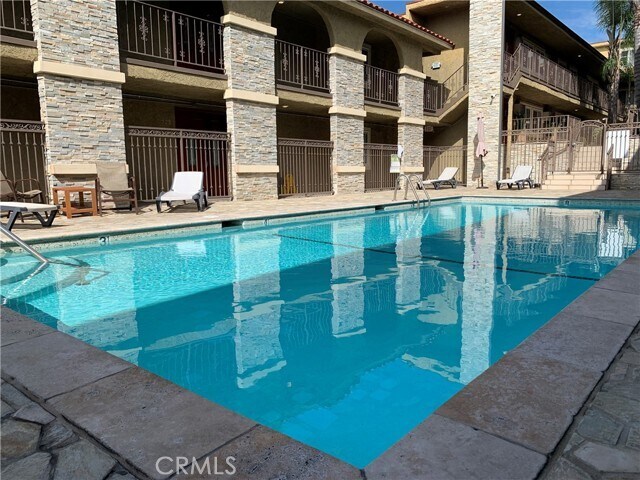 Building Photo - 3220 Altura Ave