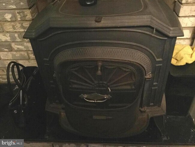 Building Photo - 1114 Ellingwood Dr