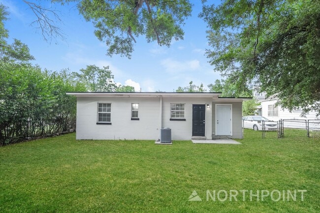 Building Photo - 3 BR/1BA | Newly Renovated Single Family Home | 1-Car Covered Parking | Gated backyard