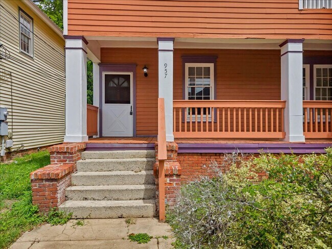 Building Photo - Charming Downtown Macon Home Near Mercer University