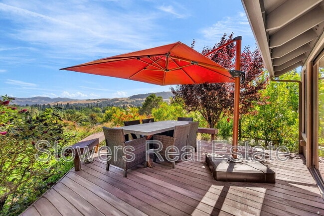 Building Photo - 325 Paraiso Dr