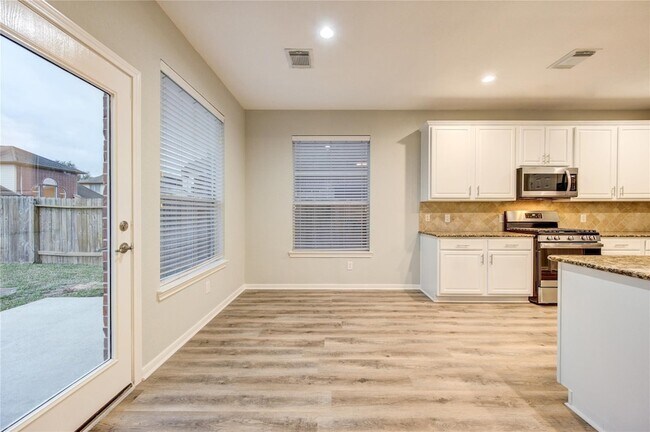 Building Photo - 25419 Hall Meadow Ln