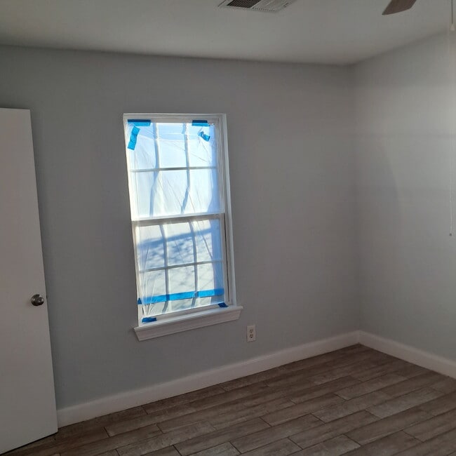 Building Photo - 1222 Teal St