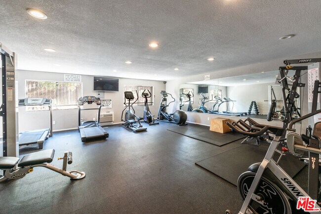 Building Photo - 6140 Monterey Rd