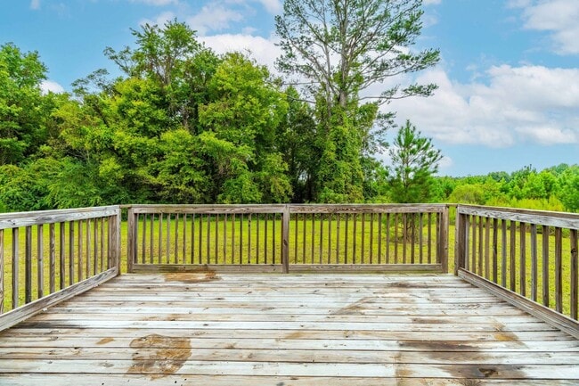 Building Photo - 3 Bedroom, 2 Bath Home on 6 Private Acres – $1,950/Month