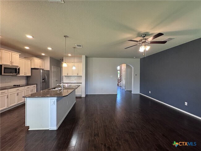 Building Photo - 1310 Stonewall Ridge