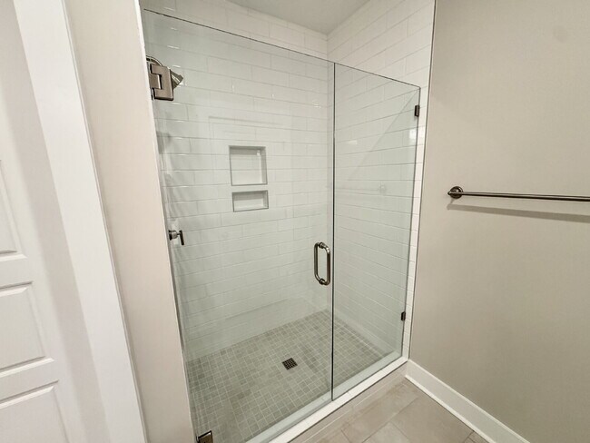 Building Photo - For Rent by Room - Seneca SC