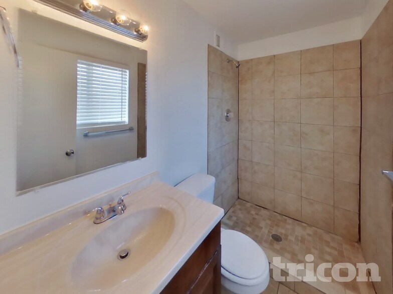 Building Photo - 459 S Johnson