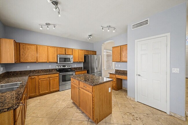 Building Photo - 6029 W Morrow Dr