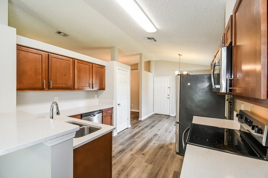 Building Photo - 12071 Sunchase Dr