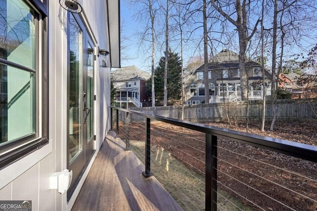 Building Photo - 120 Thome Dr