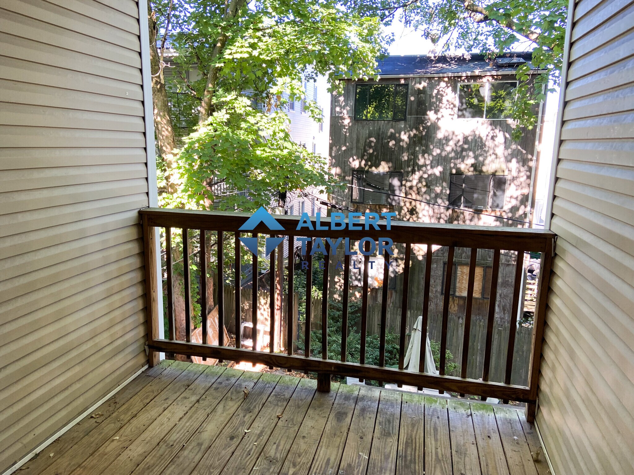 Building Photo - 13 Sachem St