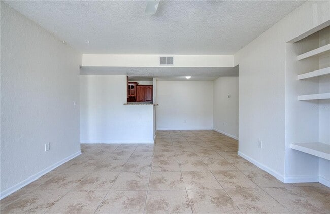 Building Photo - 455 Alt 19