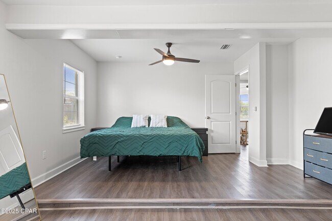 Building Photo - 1914 Clay Ave