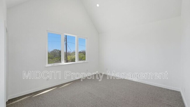 Building Photo - 893 E Mather St