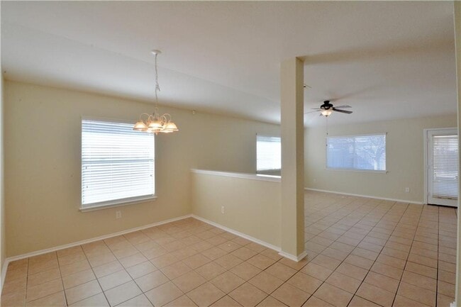 Building Photo - 1520 Darjeeling Dr