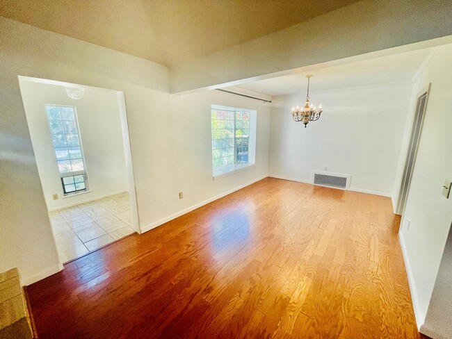 Building Photo - 24 Coronado Ave