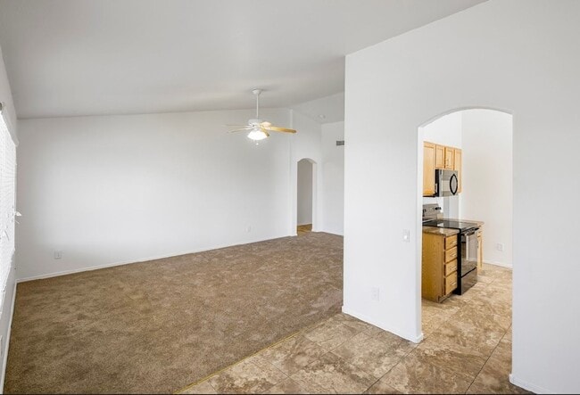 Building Photo - AVAILABLE NOW IN MESA RED MOUNTAIN AREA