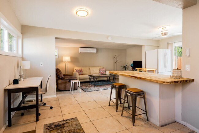 Building Photo - Movie Colony Oasis - Peaceful, Walk to Downtown (Monthly Only - No Long Term)