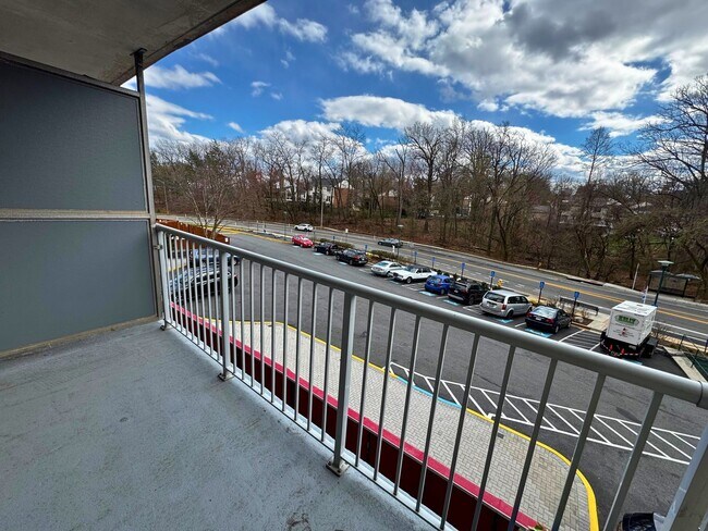 Building Photo - Modern Luxury Studio at Park Place | All Utilities Included