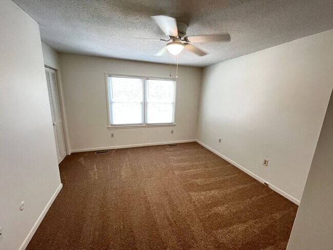 Building Photo - Two-Bedroom, 1.5 Bath Town Home Located near 48th Av North in Myrtle Beach!