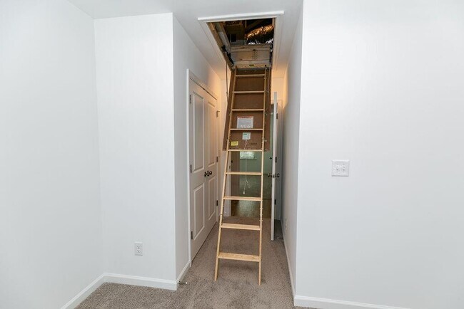 Building Photo - 1530 Brantin Dr