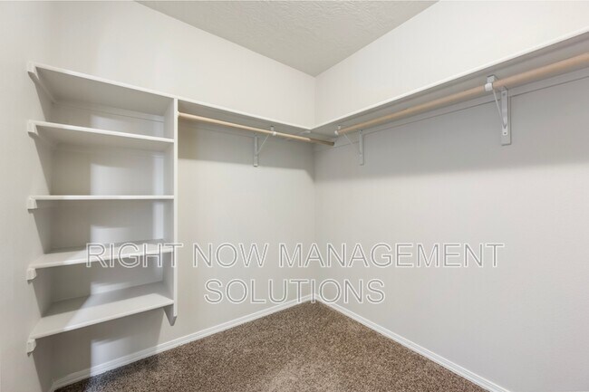 Building Photo - 1860 E Adelaide Dr