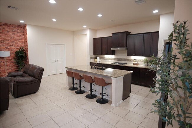 Building Photo - 3357 Pablo Cir