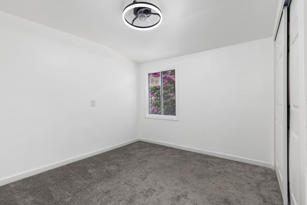 Building Photo - 611 Kimlin Dr